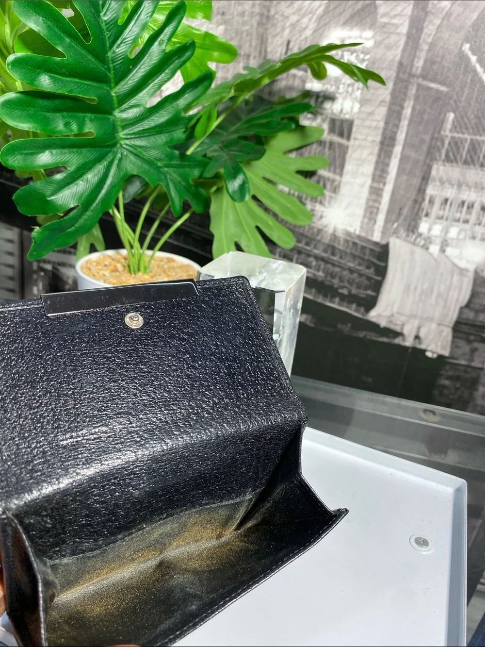 Authentic Gucci black textured leather Wallet - Picture 14 of 15